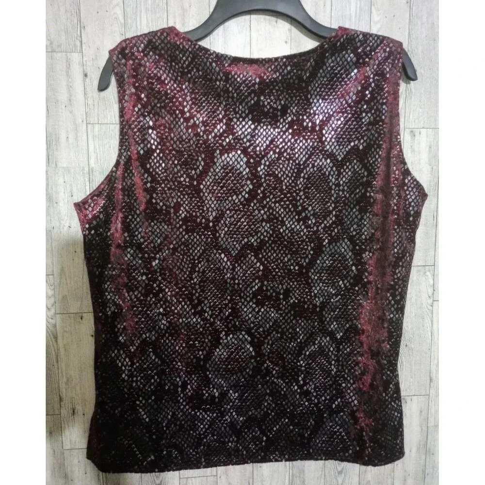 Graver Studio Velvet Top Sleeveless Shimmery Burgundy Holiday Party Size Medium - Picture 2 of 4